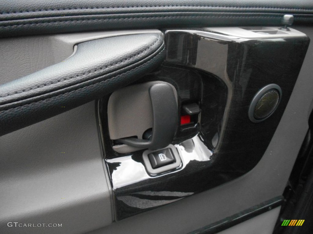 2014 Chevrolet Express 1500 AWD Passenger Conversion Controls Photo #93476215