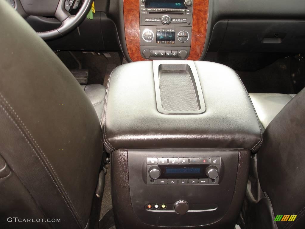 2007 Suburban 1500 LT 4x4 - Summit White / Ebony photo #13