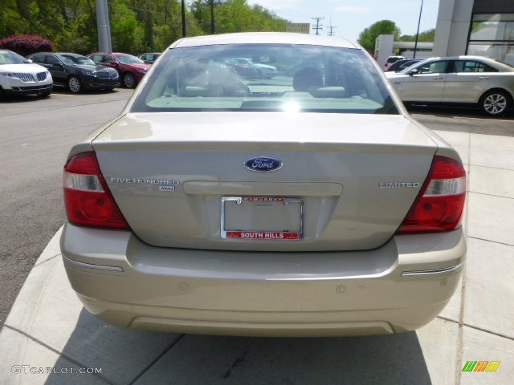 2005 Five Hundred Limited AWD - Pueblo Gold Metallic / Pebble Beige photo #4