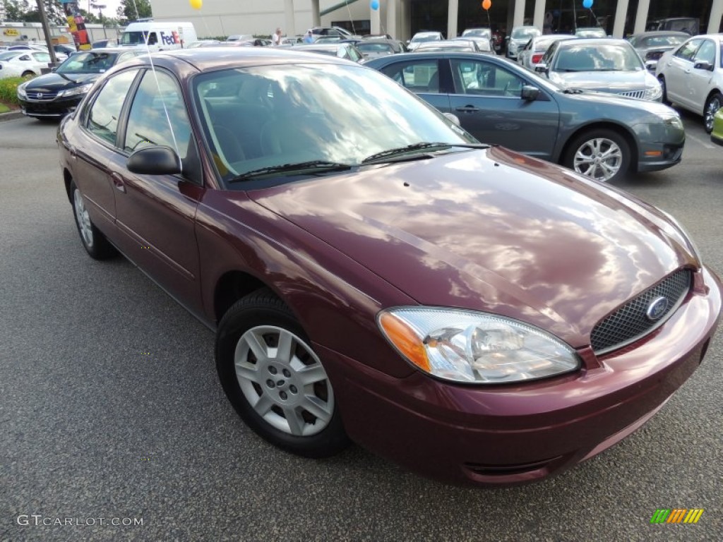 Merlot Pearl Clearcoat 2005 Ford Taurus SE Exterior Photo #93486224