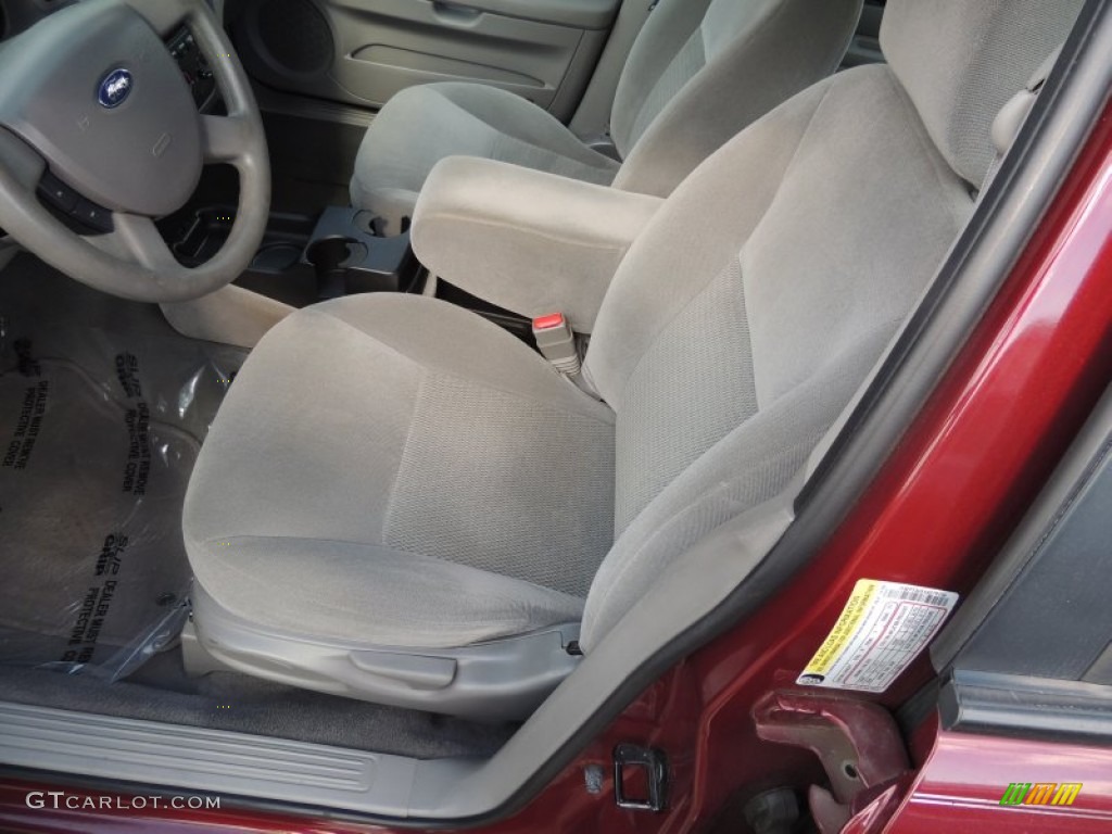 2005 Ford Taurus SE Front Seat Photo #93486299