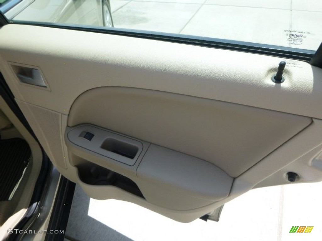 2005 Five Hundred Limited AWD - Pueblo Gold Metallic / Pebble Beige photo #15