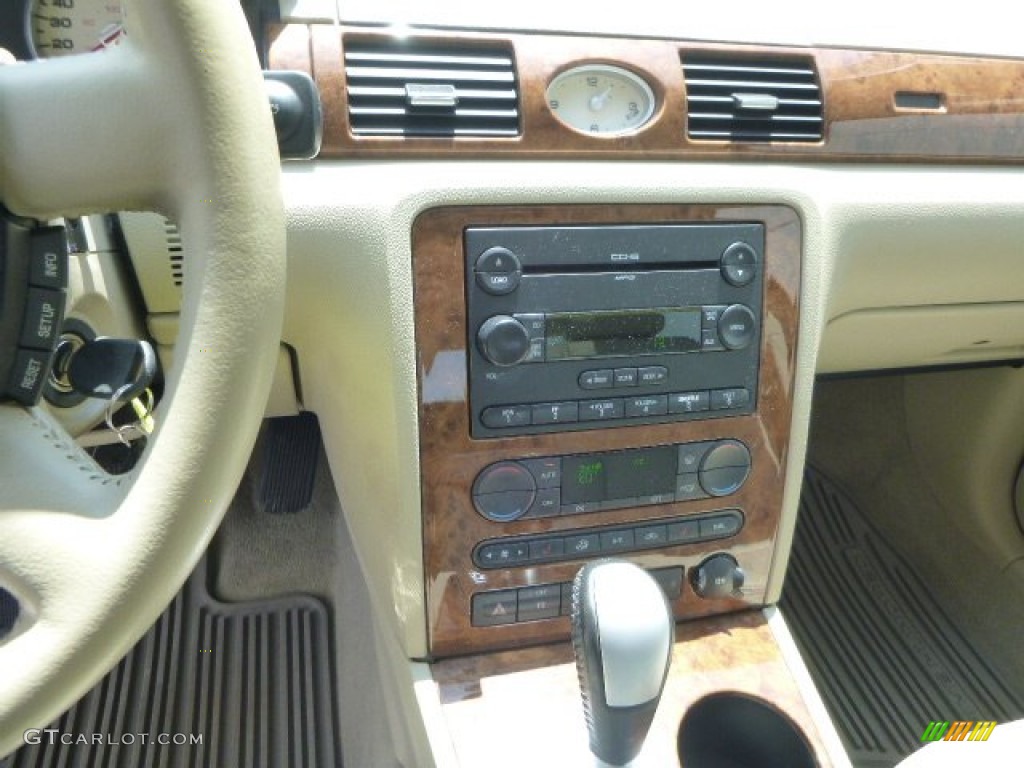 2005 Five Hundred Limited AWD - Pueblo Gold Metallic / Pebble Beige photo #23
