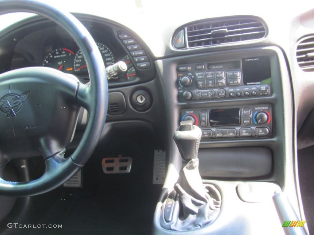 2000 Chevrolet Corvette Coupe Controls Photo #93488810