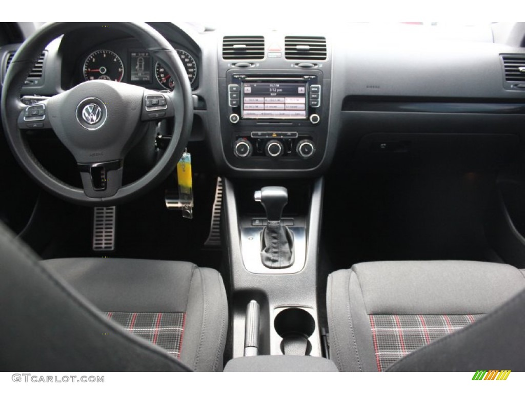 2010 Volkswagen Jetta TDI Cup Street Edition Dashboard Photos