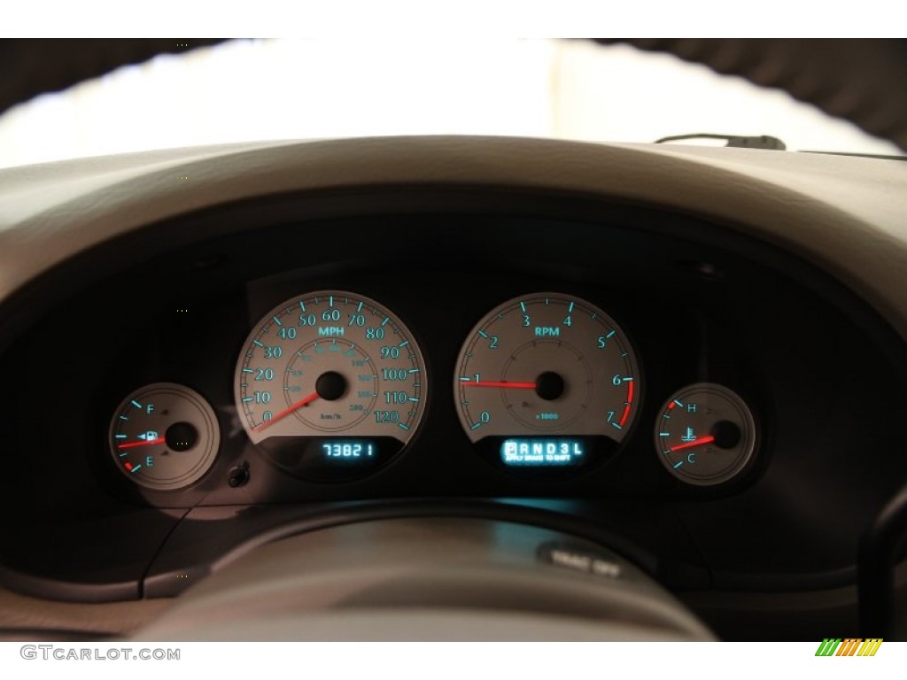 2007 Chrysler Town & Country Touring Gauges Photo #93498473