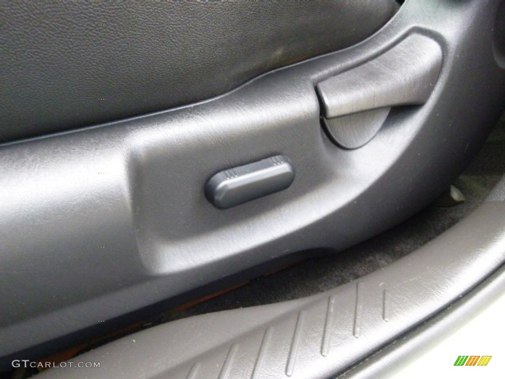 2010 Mariner V6 Premier 4WD - Kiwi Green Metallic / Black photo #14