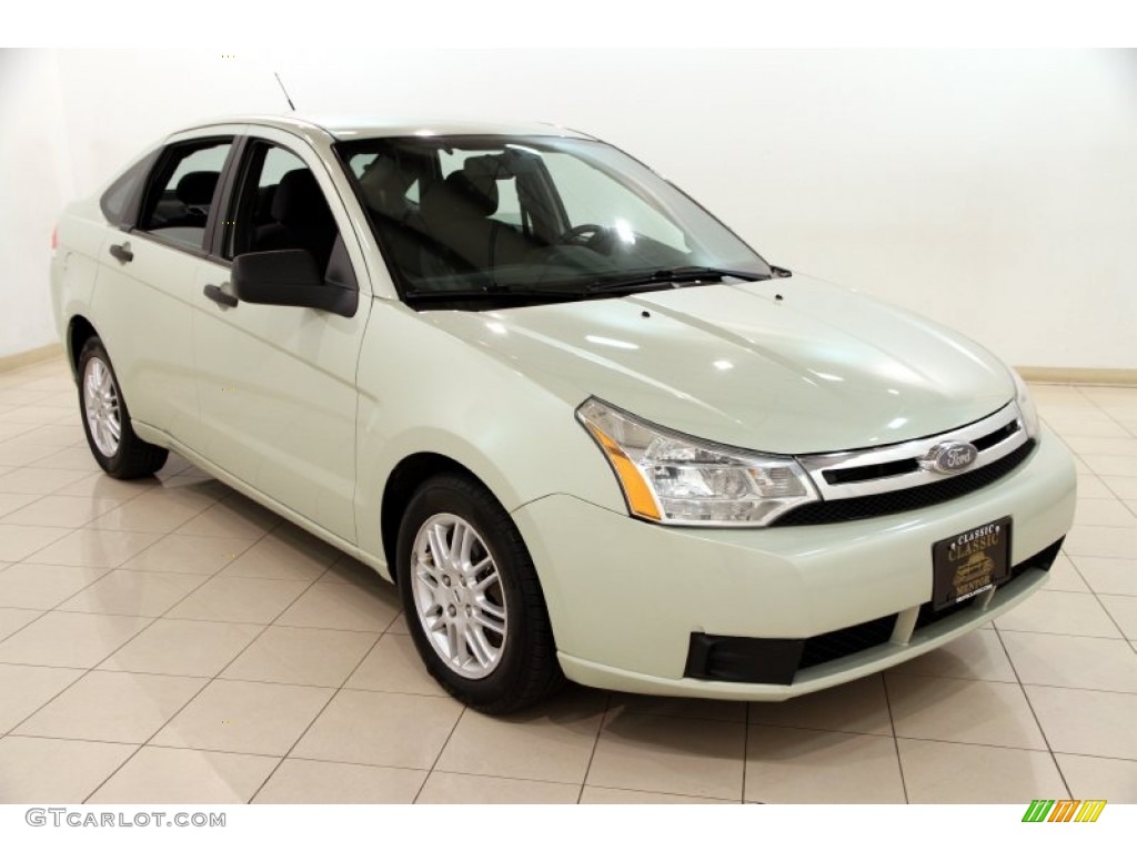 2010 Focus SE Sedan - Natural Neutral Metallic / Charcoal Black photo #1