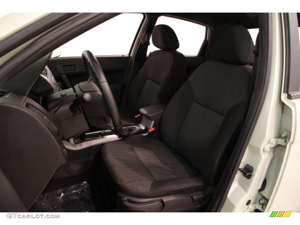 2010 Focus SE Sedan - Natural Neutral Metallic / Charcoal Black photo #5