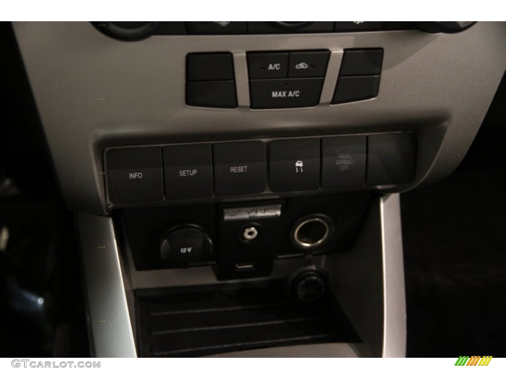 2010 Focus SE Sedan - Natural Neutral Metallic / Charcoal Black photo #10