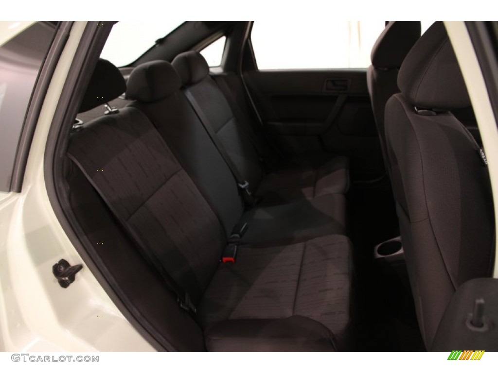 2010 Focus SE Sedan - Natural Neutral Metallic / Charcoal Black photo #13