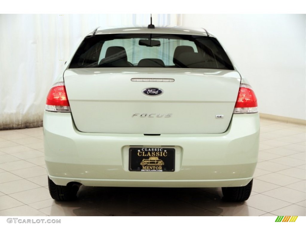2010 Focus SE Sedan - Natural Neutral Metallic / Charcoal Black photo #15