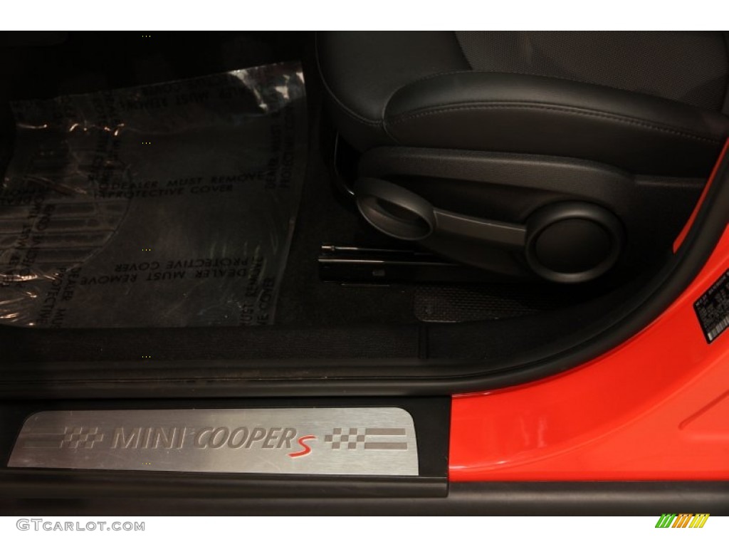 2012 Cooper S Countryman - Pure Red / Carbon Black photo #5