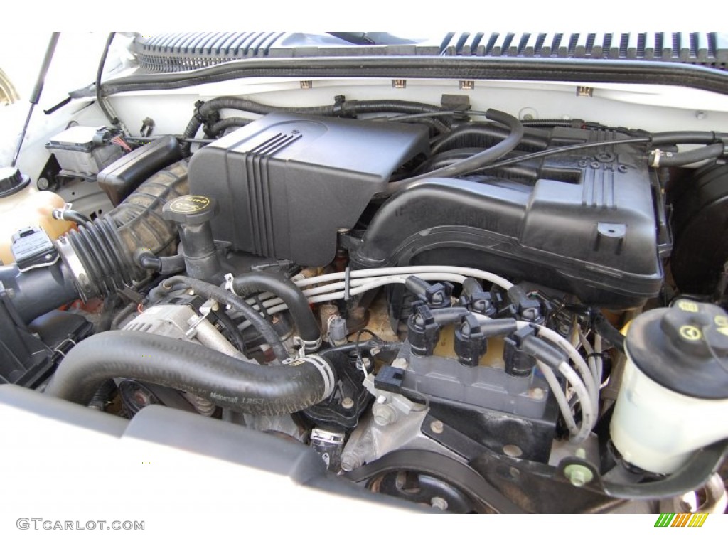 2003 Ford Explorer XLS 4x4 Engine Photos