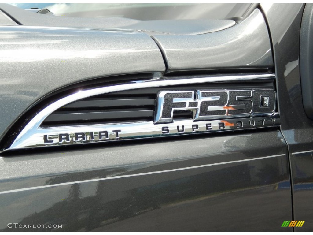 2015 Ford F250 Super Duty Lariat Crew Cab Marks and Logos Photos