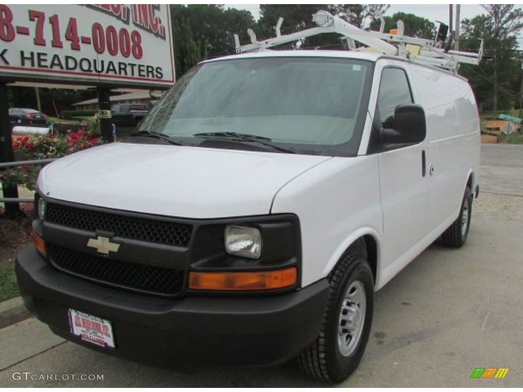 Summit White Chevrolet Express