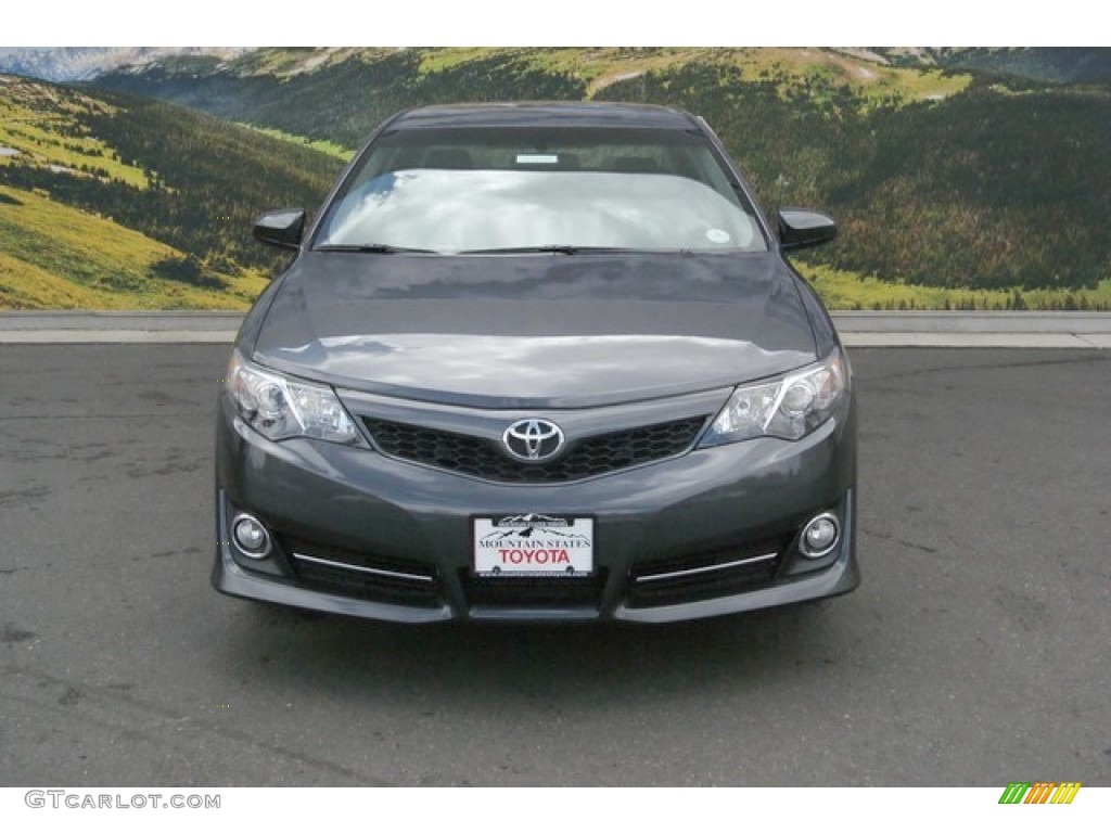 2014 Camry SE - Magnetic Gray Metallic / Black photo #2