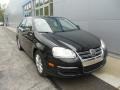Black - Jetta SE Sedan Photo No. 9