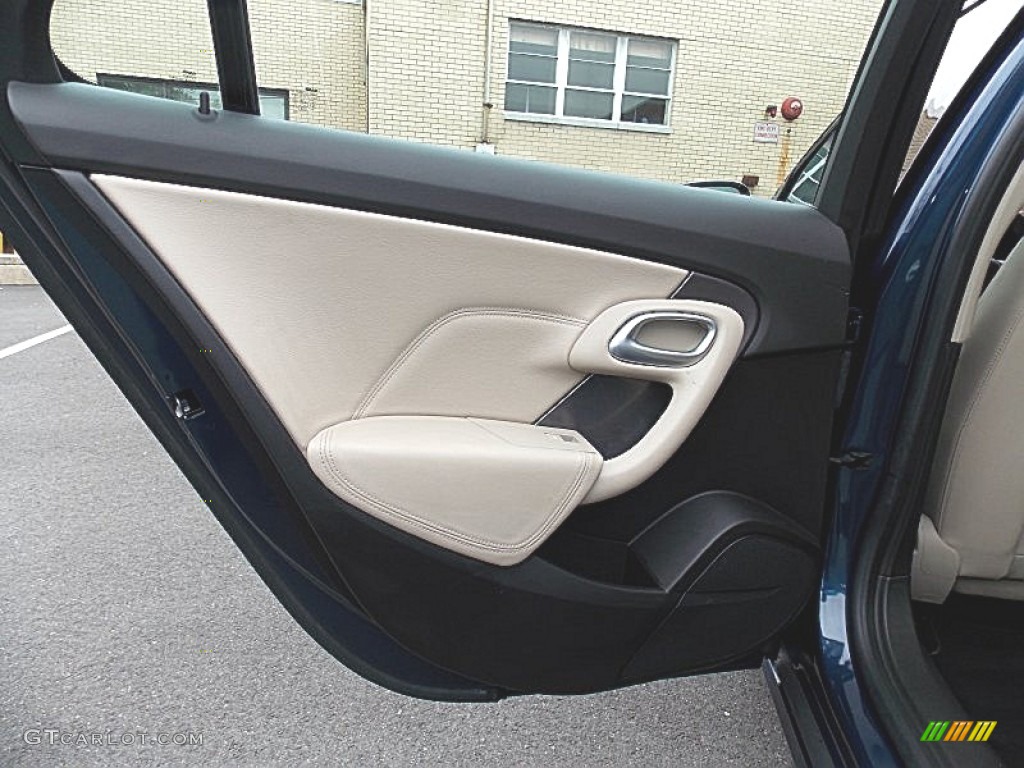 2010 Saab 9-5 Aero Sedan XWD Light Neutral Door Panel Photo #93514529