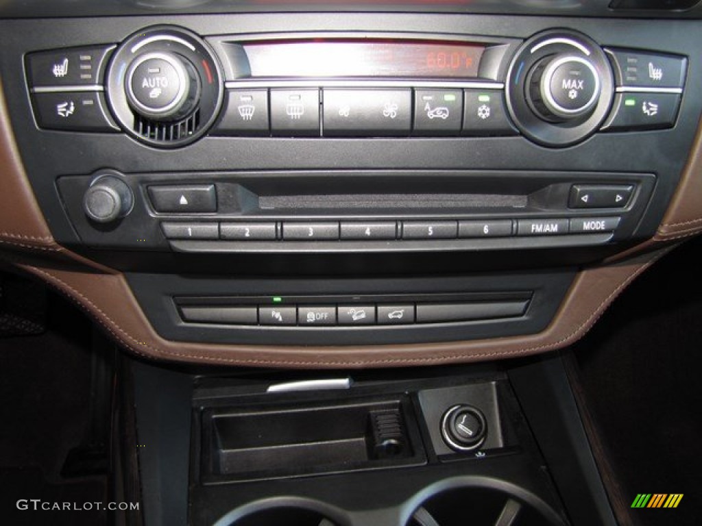 2010 BMW X5 xDrive30i Audio System Photos
