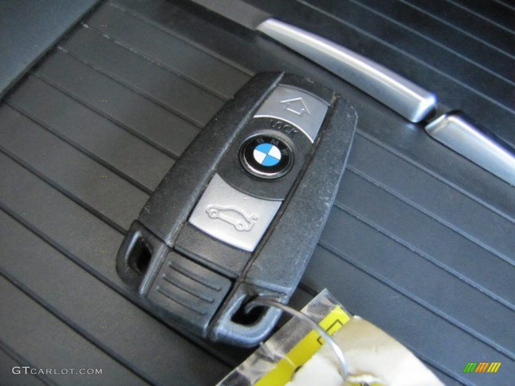 2010 BMW X5 xDrive30i Keys Photos