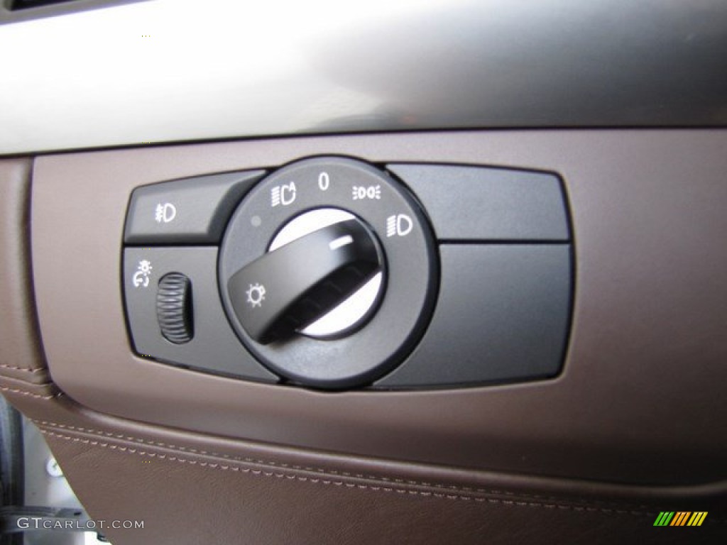 2010 BMW X5 xDrive30i Controls Photo #93518579