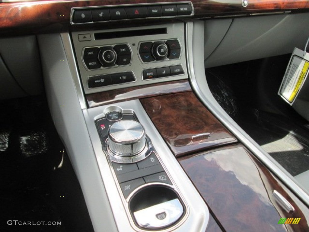 2014 Jaguar XF 3.0 Transmission Photos