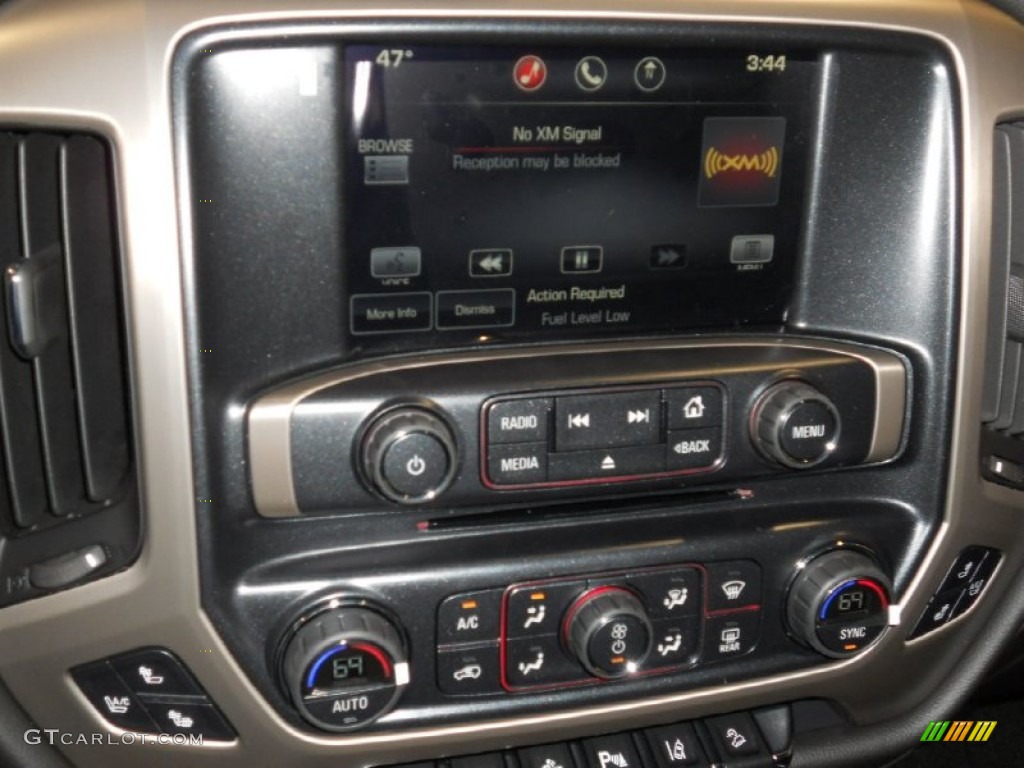 2015 GMC Sierra 2500HD Denali Crew Cab 4x4 Controls Photo #93527596