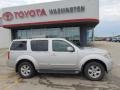 Silver Lightning - Pathfinder SE 4x4 Photo No. 2