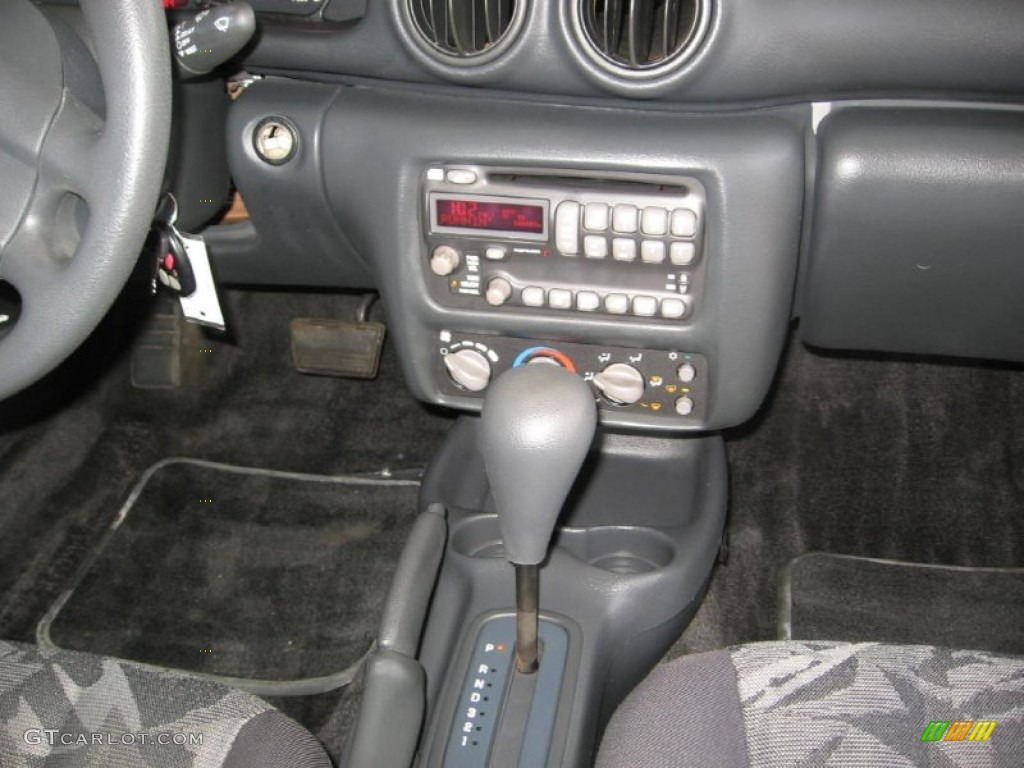 2003 Sunfire  - Victory Red / Graphite photo #5