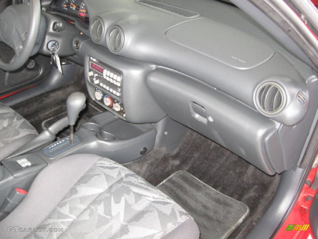 2003 Sunfire  - Victory Red / Graphite photo #12