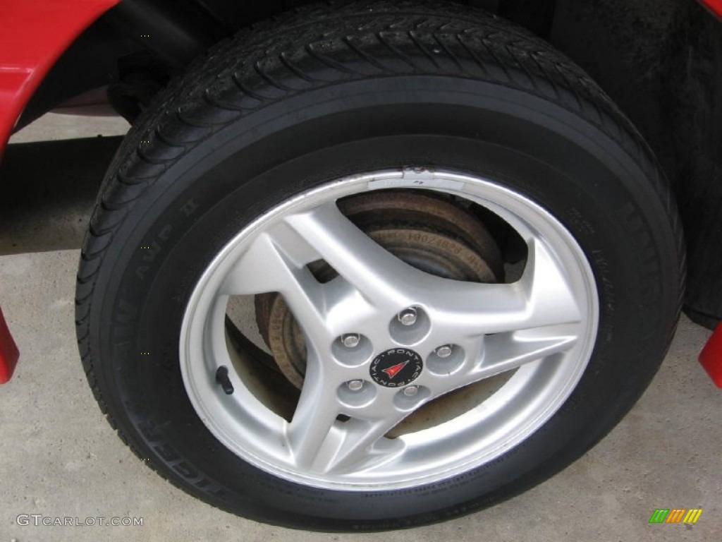 2003 Sunfire  - Victory Red / Graphite photo #17