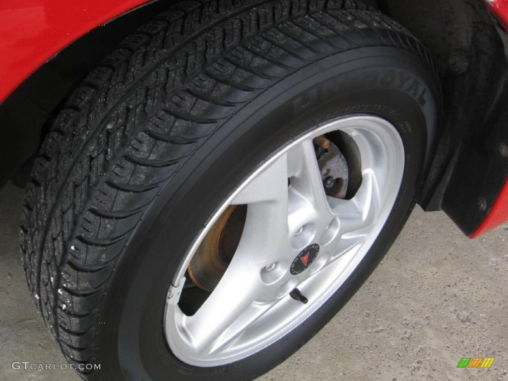 2003 Sunfire  - Victory Red / Graphite photo #18