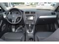 Black - Jetta SE Sedan Photo No. 5