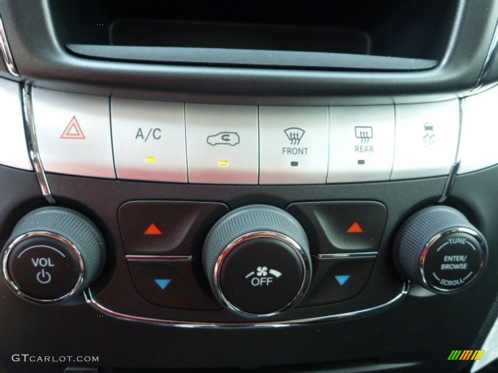 2014 Journey SE AWD - Bright Silver Metallic / Black photo #19