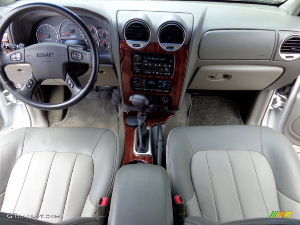 Medium Pewter Interior 2004 GMC Envoy SLT 4x4 Photo #93537679