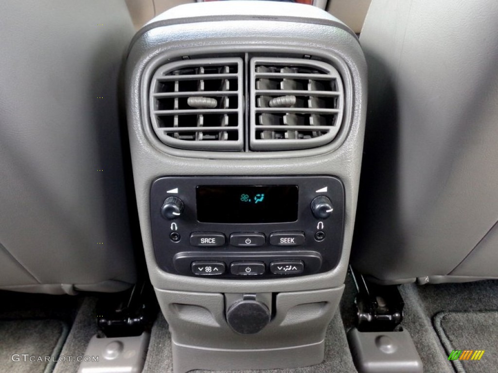 2004 GMC Envoy SLT 4x4 Controls Photos