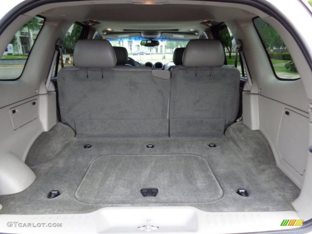 2004 GMC Envoy SLT 4x4 Trunk Photos