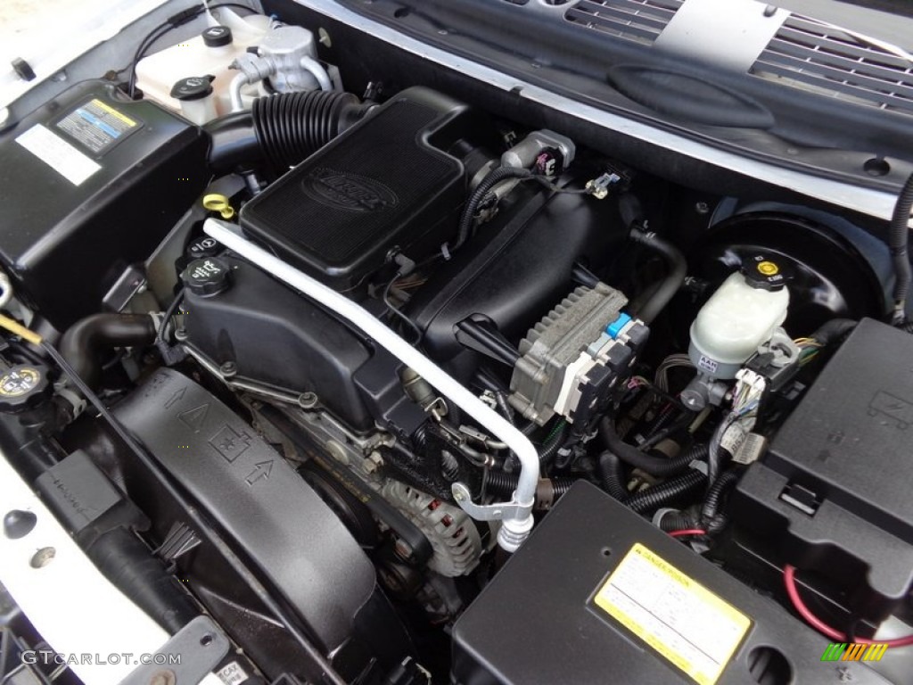 2004 GMC Envoy SLT 4x4 Engine Photos