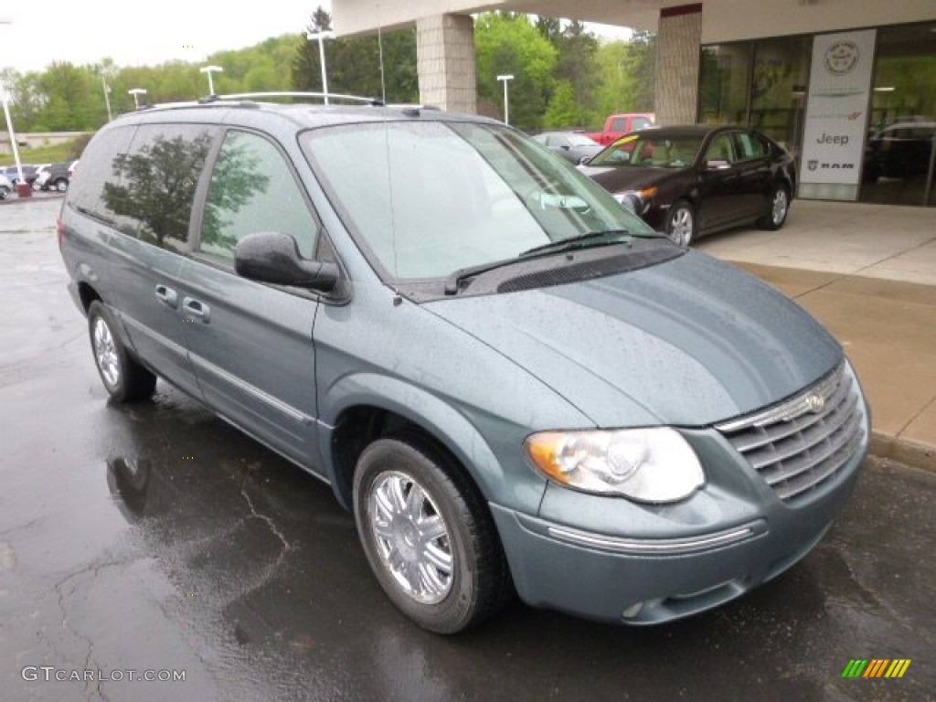 2005 Town & Country Limited - Butane Blue Pearl / Medium Slate Gray photo #2