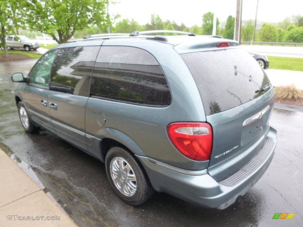 2005 Town & Country Limited - Butane Blue Pearl / Medium Slate Gray photo #6