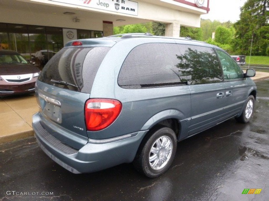 2005 Town & Country Limited - Butane Blue Pearl / Medium Slate Gray photo #8