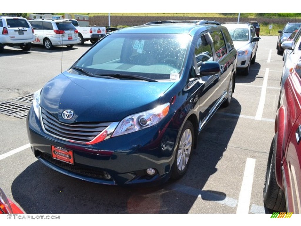 2011 Sienna XLE AWD - South Pacific Blue Pearl / Light Gray photo #4