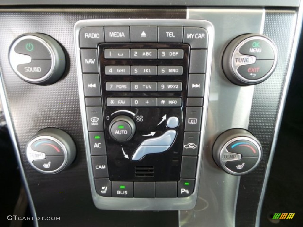 2015 Volvo S60 T6 AWD R-Design Controls Photo #93548254