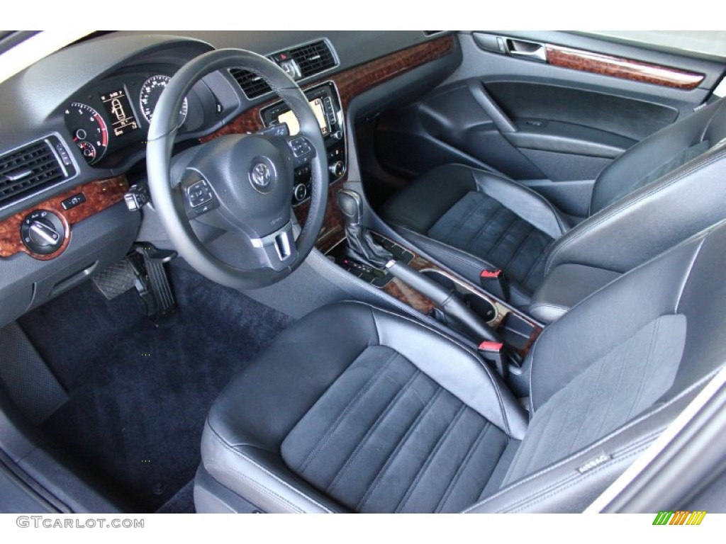 Titan Black Interior 2013 Volkswagen Passat 2.5L SEL Photo #93551766