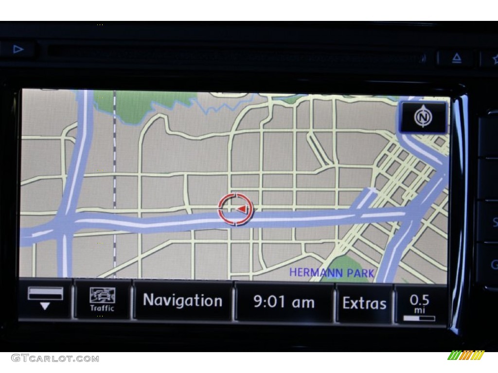 2013 Volkswagen Passat 2.5L SEL Navigation Photos