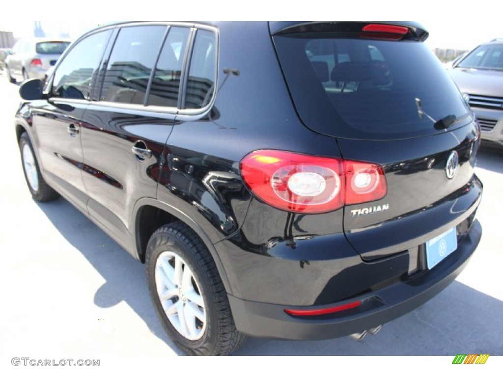 2011 Tiguan S - Deep Black Metallic / Charcoal photo #6