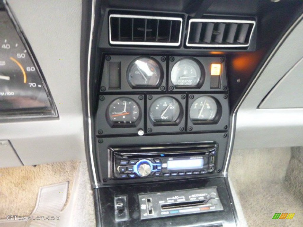 1981 Corvette Coupe - Dark Blue Metallic / Silver Grey photo #18
