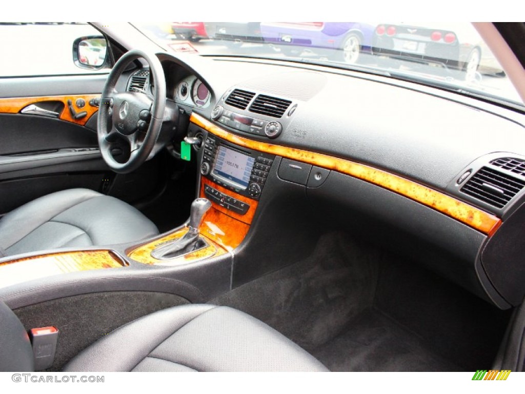 2008 Mercedes-Benz E 350 4Matic Sedan Dashboard Photos