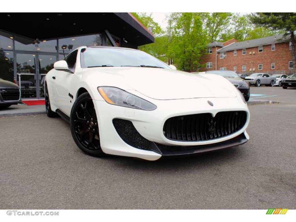 2009 GranTurismo  - Bianco Eldorado (White) / Rosso Corallo photo #1